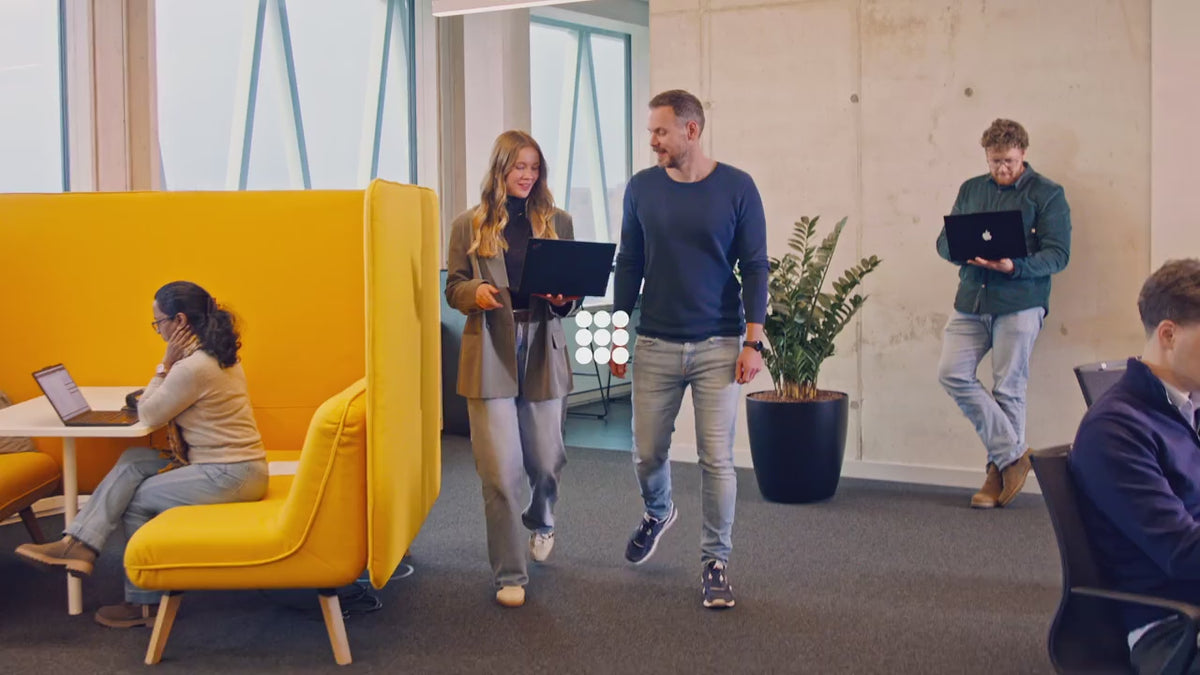 Load video: BRITA Extra I-Tap displayed in use, showcasing features and barrier-free accessibility.